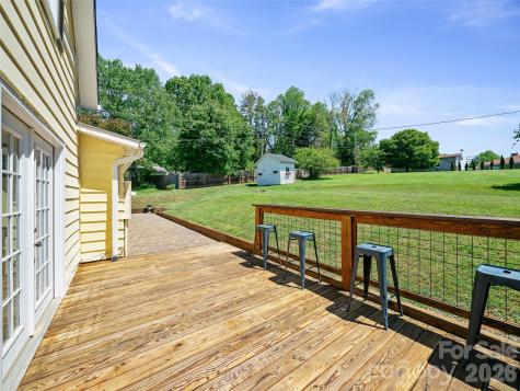 118 Robertson Street Burnsville NC 28714
