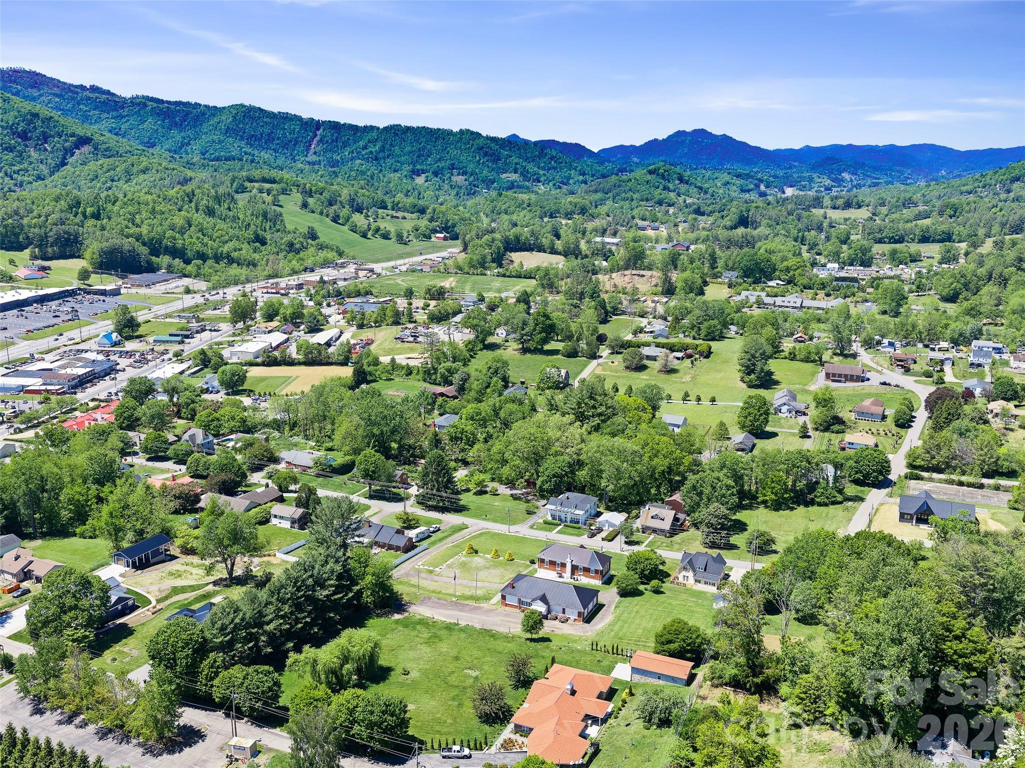 118 Robertson Street Burnsville NC 28714