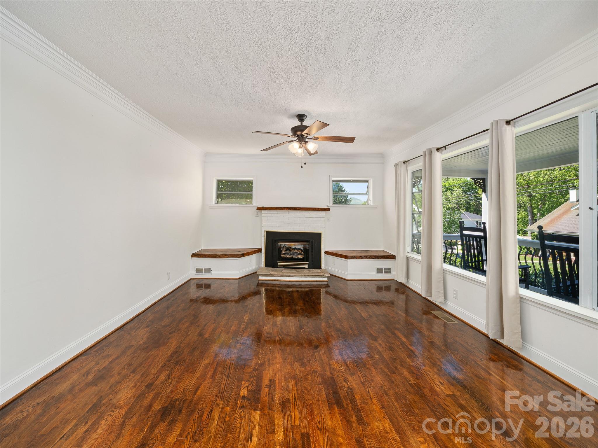 118 Robertson Street Burnsville NC 28714