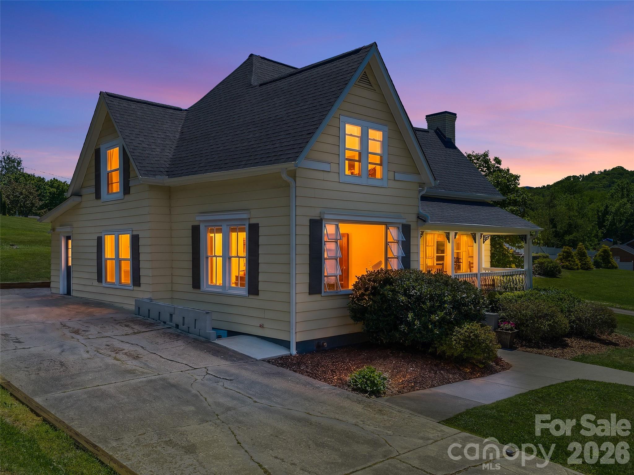 118 Robertson Street Burnsville NC 28714