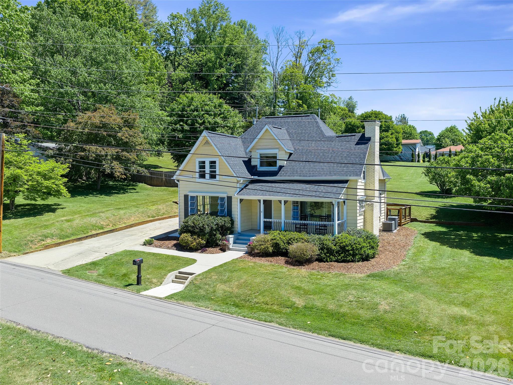 118 Robertson Street Burnsville NC 28714