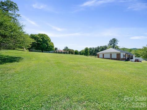 118 Robertson Street Burnsville NC 28714