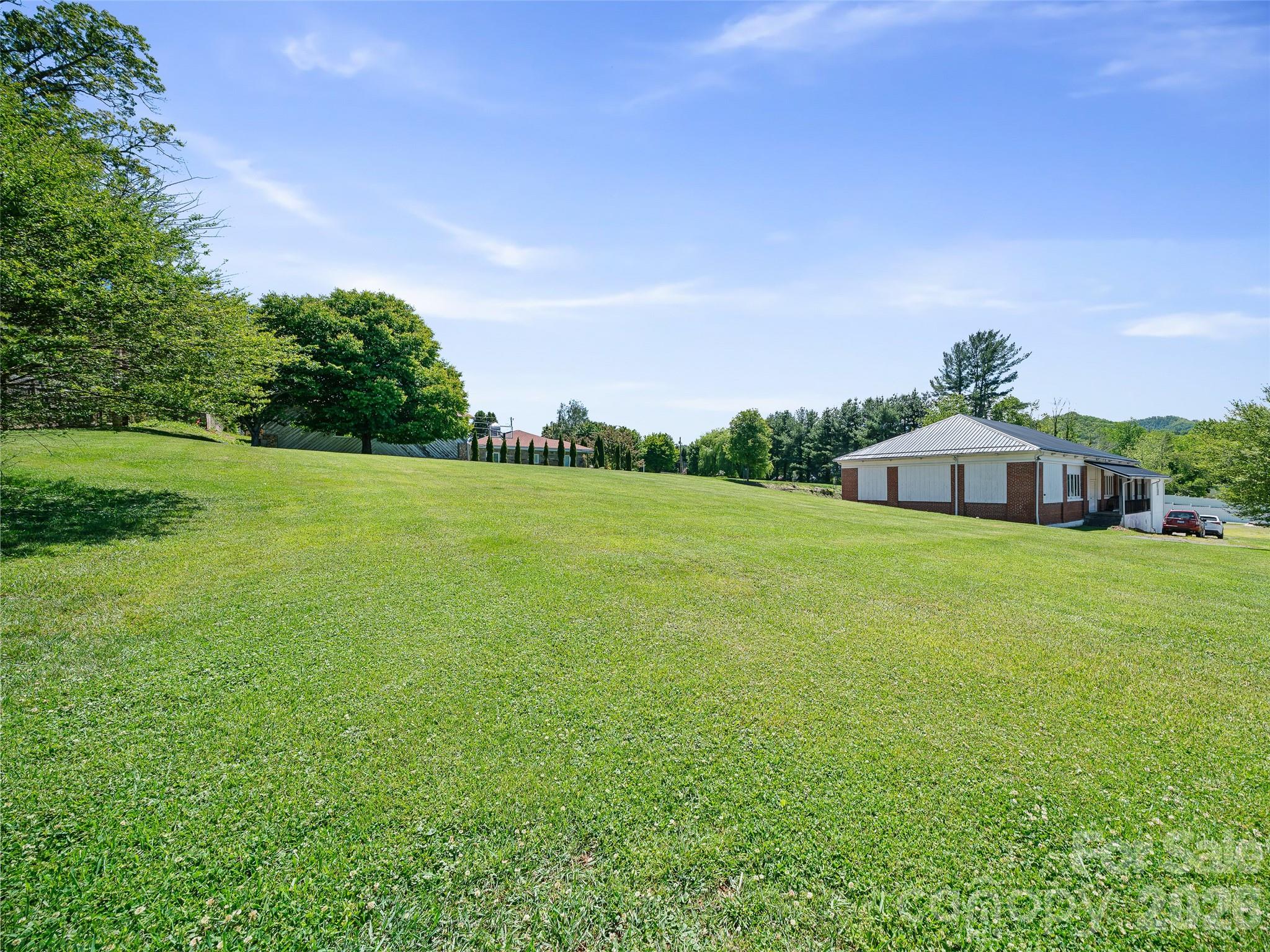 118 Robertson Street Burnsville NC 28714