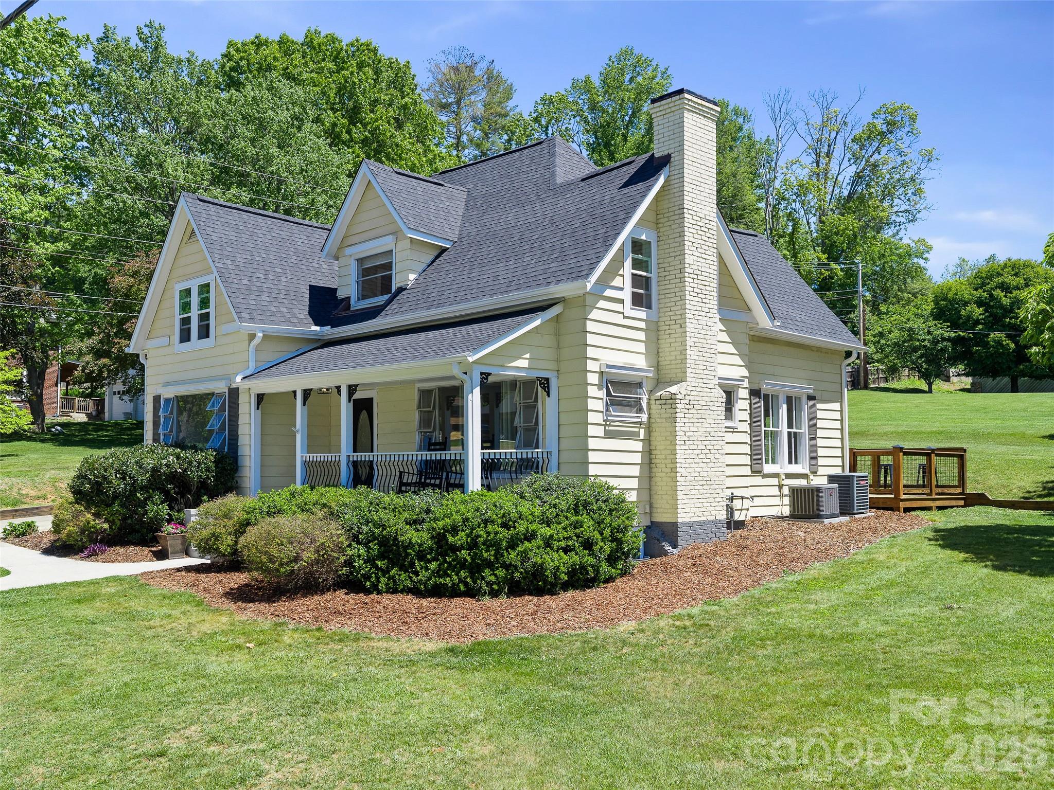118 Robertson Street Burnsville NC 28714