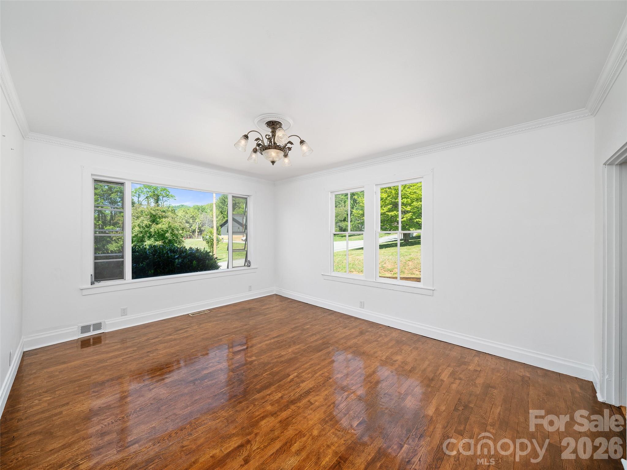 118 Robertson Street Burnsville NC 28714