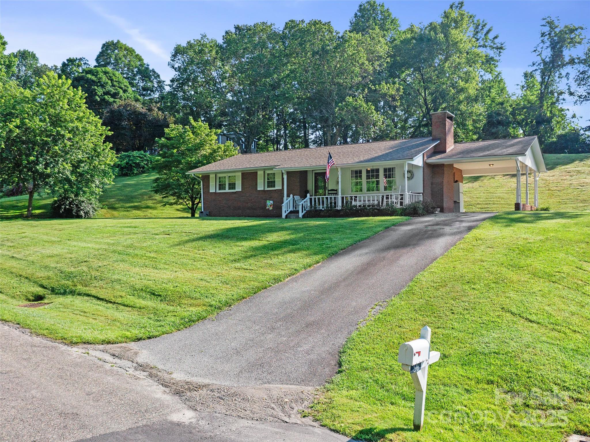 96 W Mountain Road Spruce Pine NC 28777