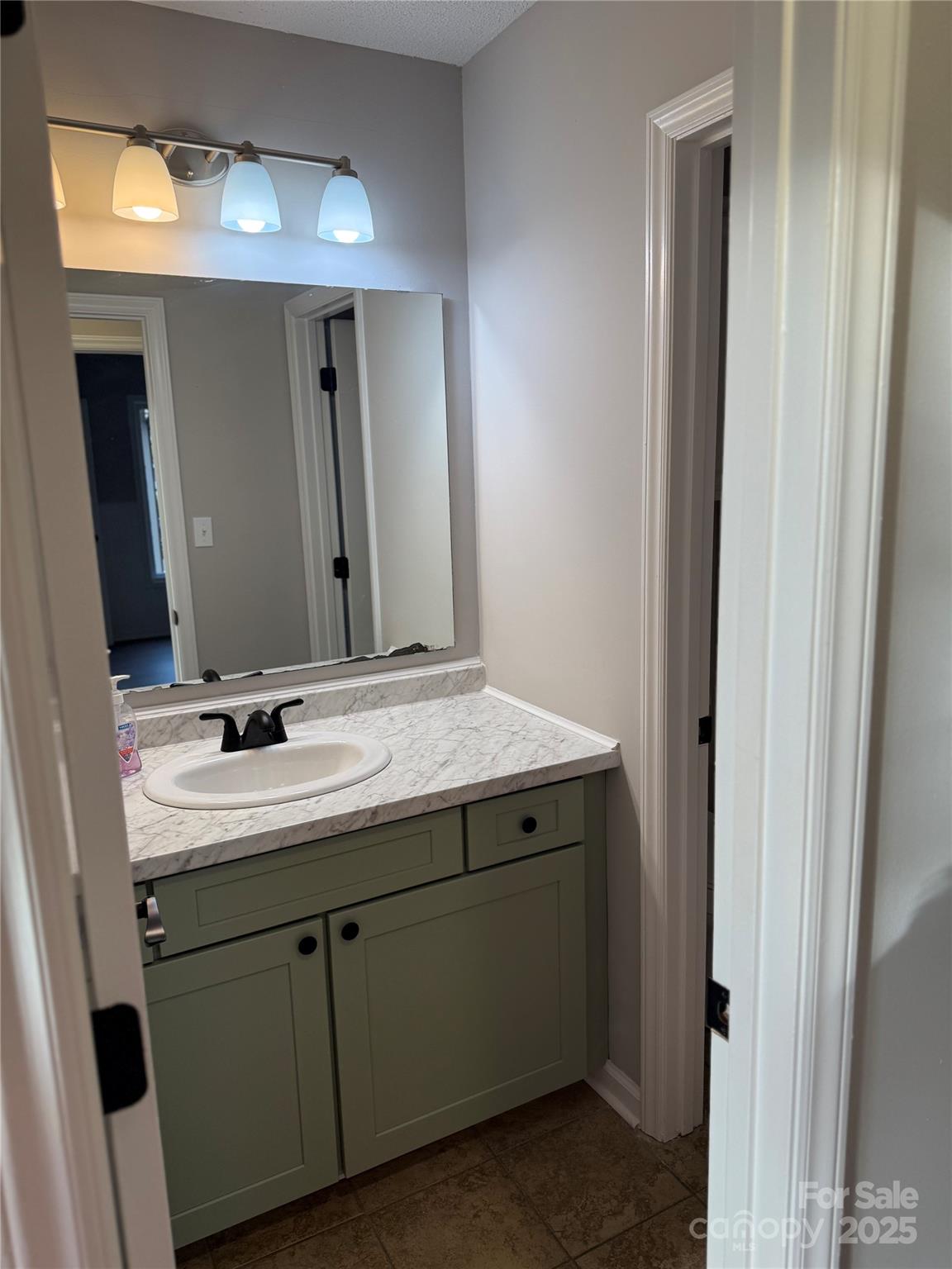 1704 Knightbridge Drive Newton NC 28658