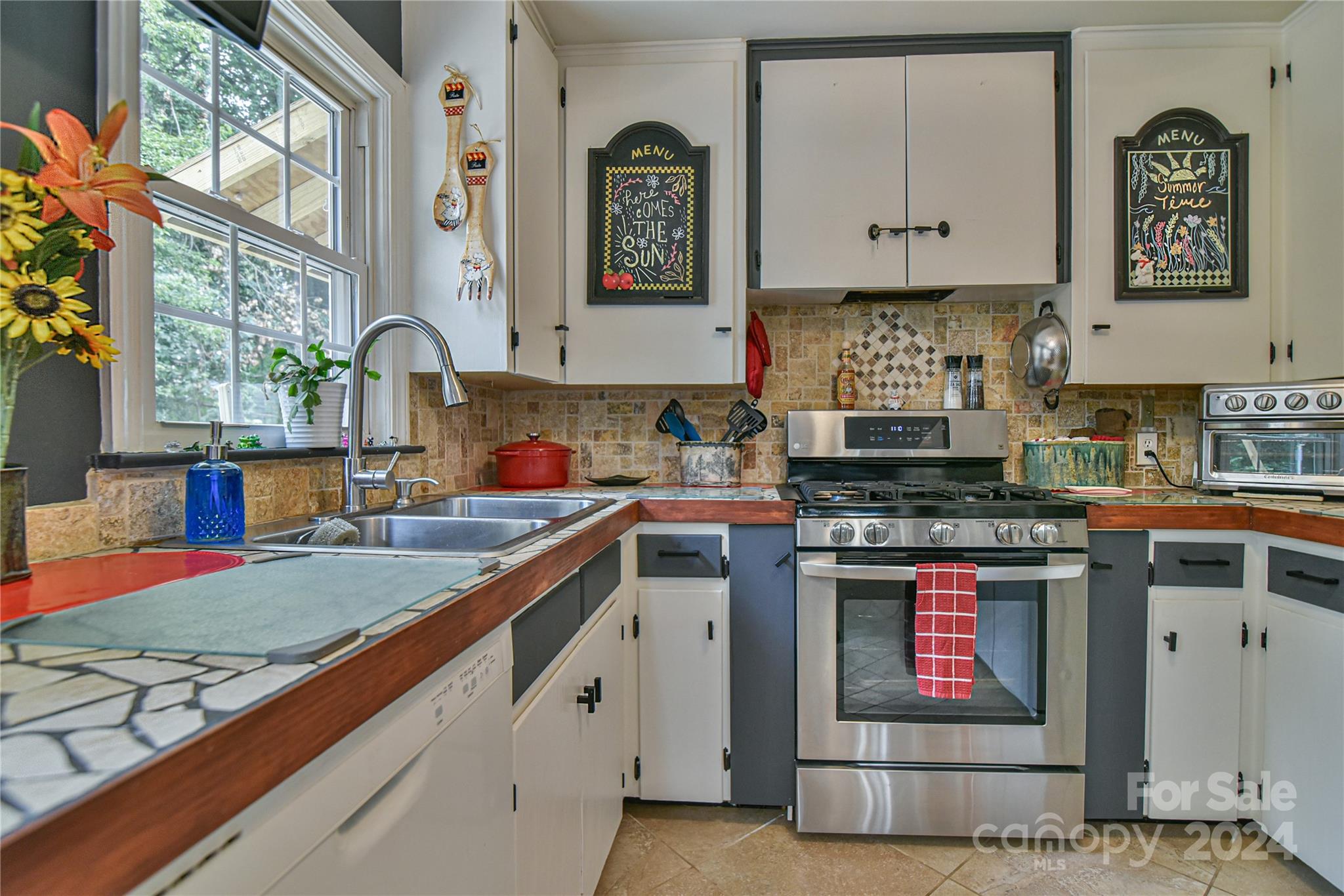 20 Lynnstone Court Asheville NC 28805