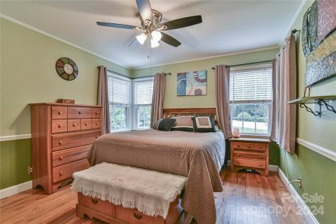 20 Lynnstone Court Asheville NC 28805