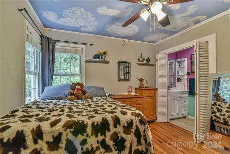 20 Lynnstone Court Asheville NC 28805