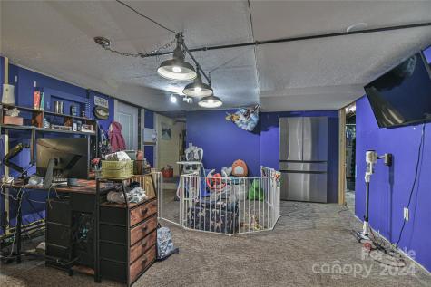 20 Lynnstone Court Asheville NC 28805