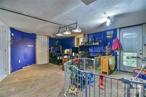 20 Lynnstone Court Asheville NC 28805