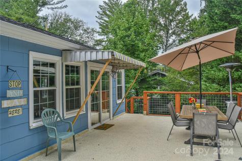 20 Lynnstone Court Asheville NC 28805