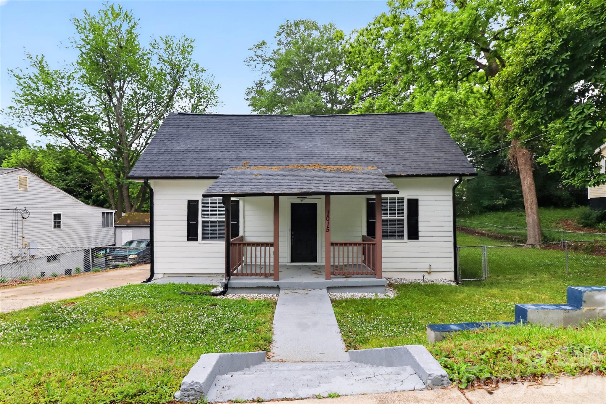 1015 W 4th Avenue Gastonia NC 28052