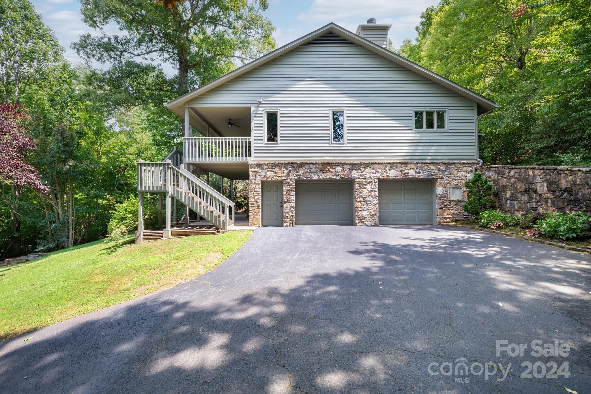 135 Woodburn Drive Swannanoa NC 28778