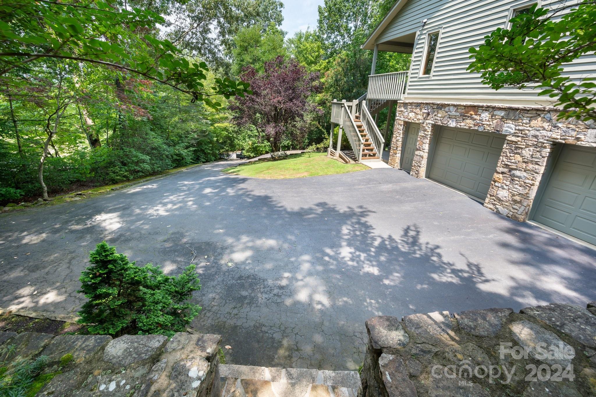 135 Woodburn Drive Swannanoa NC 28778