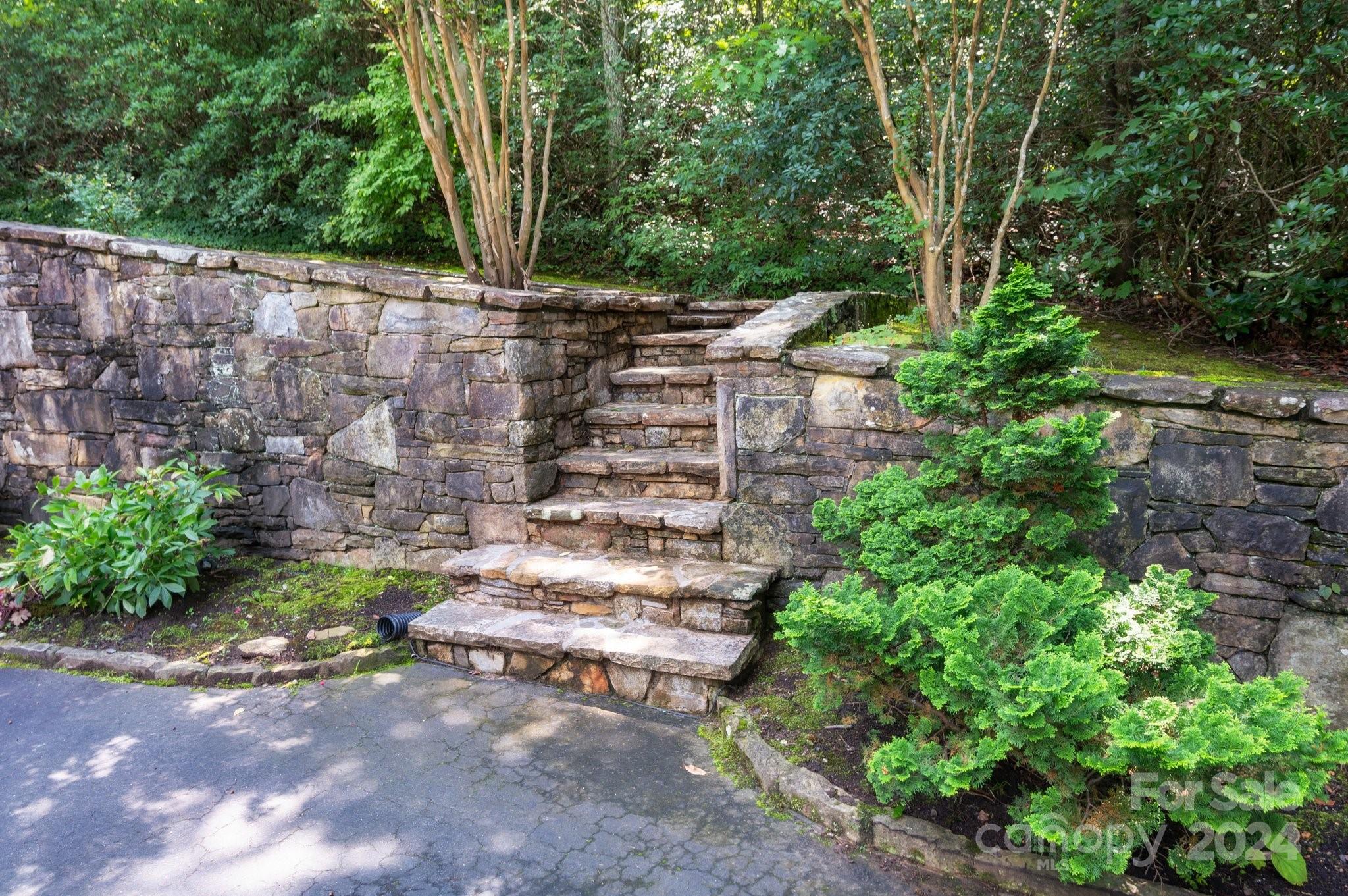 135 Woodburn Drive Swannanoa NC 28778