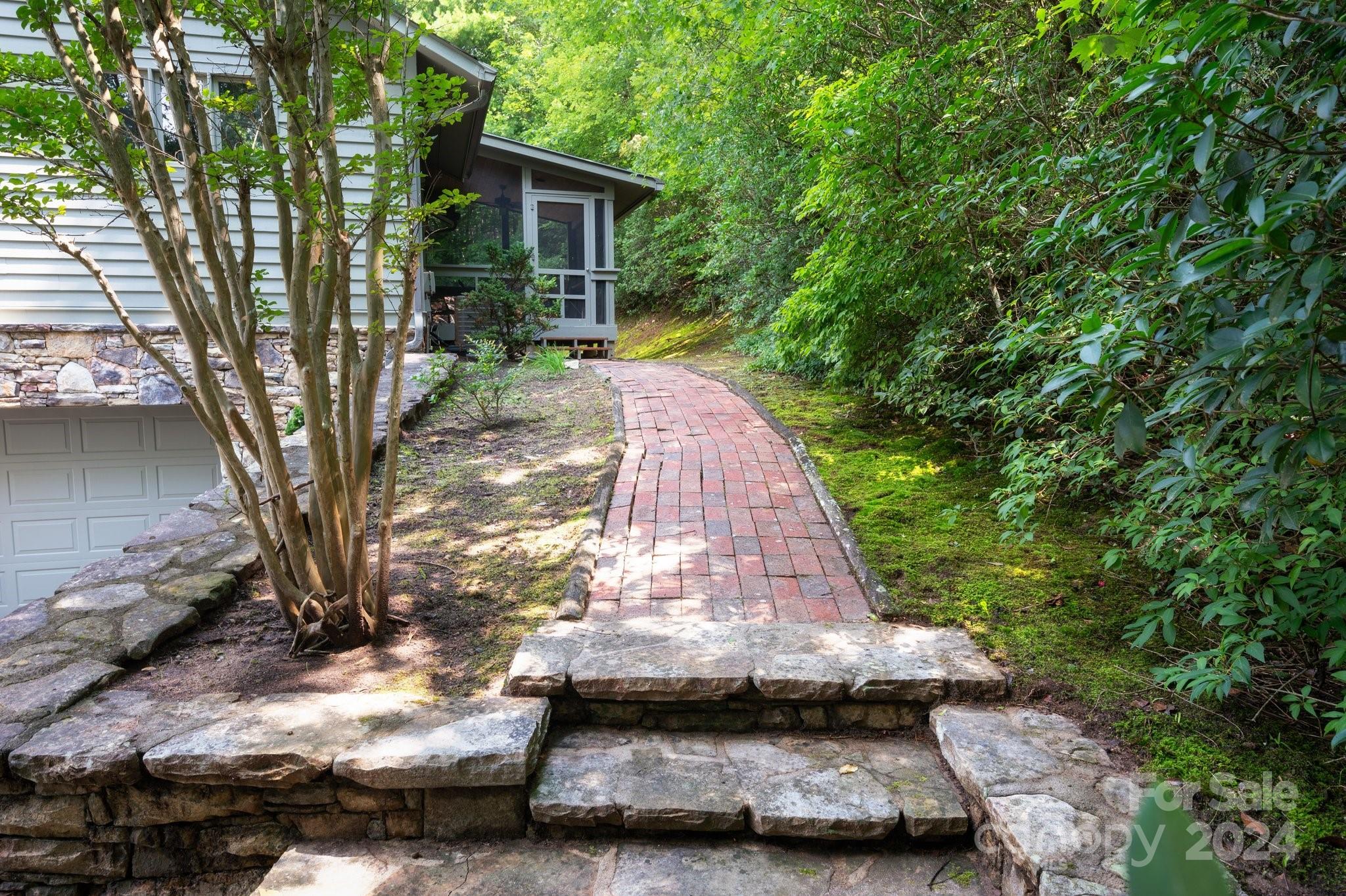 135 Woodburn Drive Swannanoa NC 28778