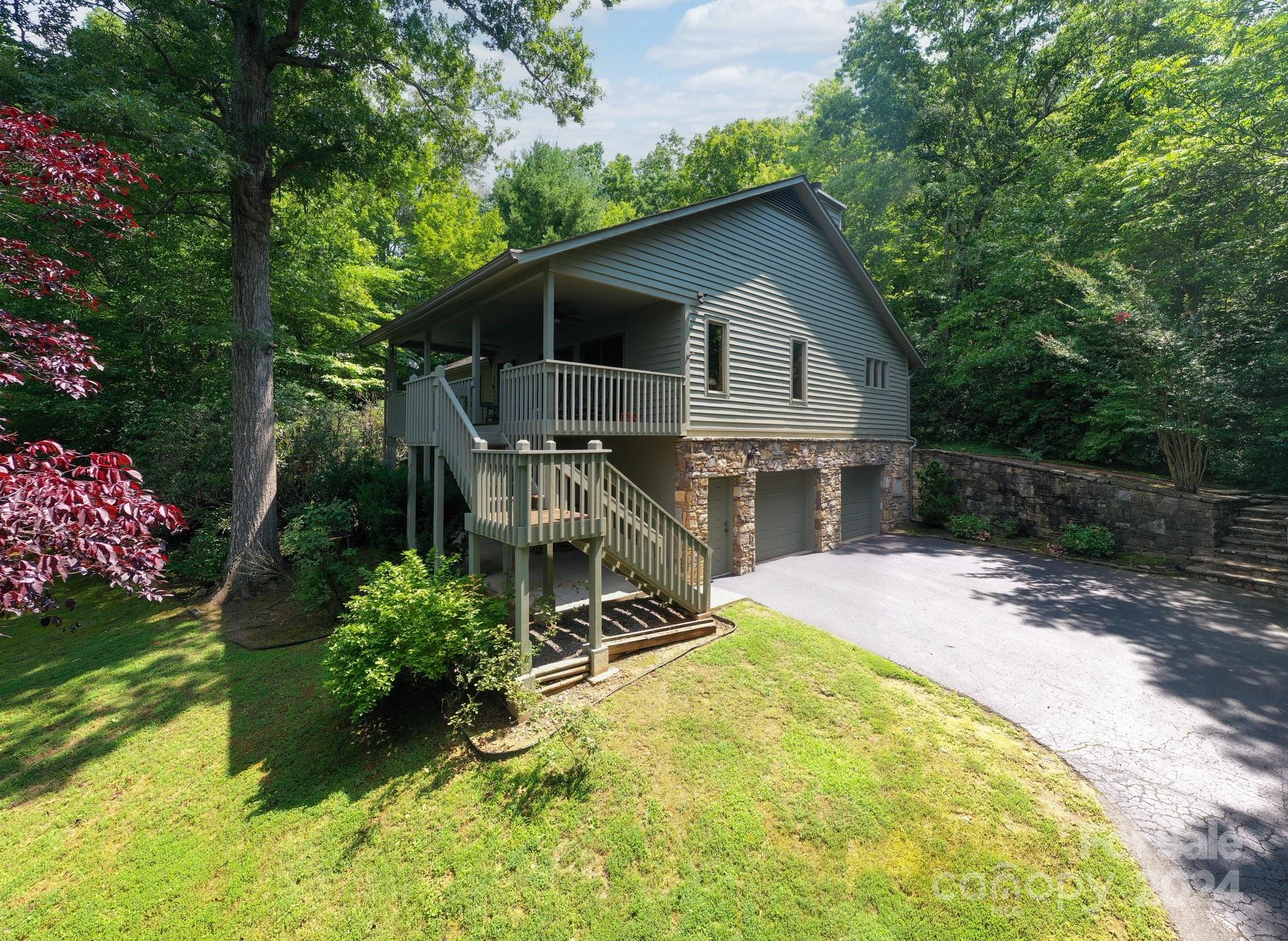 135 Woodburn Drive Swannanoa NC 28778