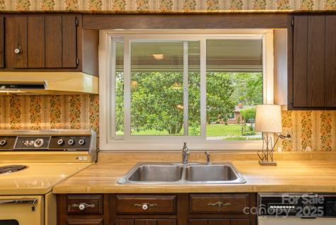 6 N Hudson Lane Fletcher NC 28732