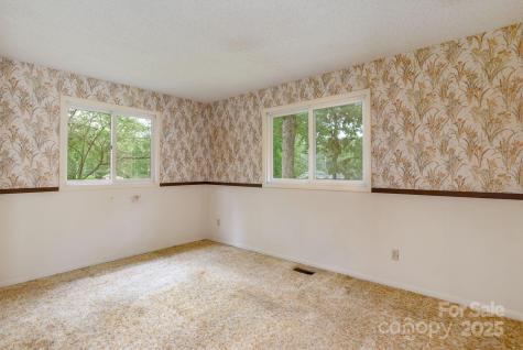 6 N Hudson Lane Fletcher NC 28732