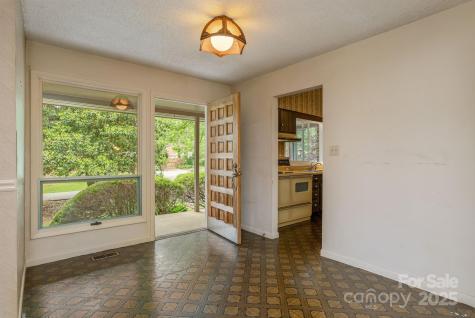 6 N Hudson Lane Fletcher NC 28732