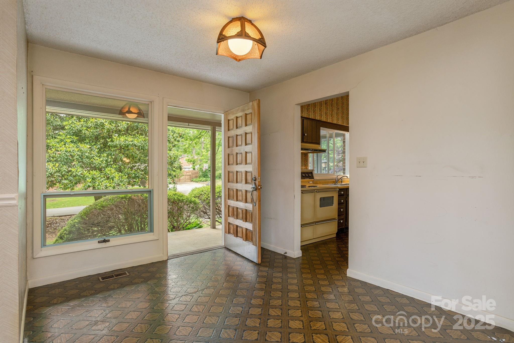 6 N Hudson Lane Fletcher NC 28732