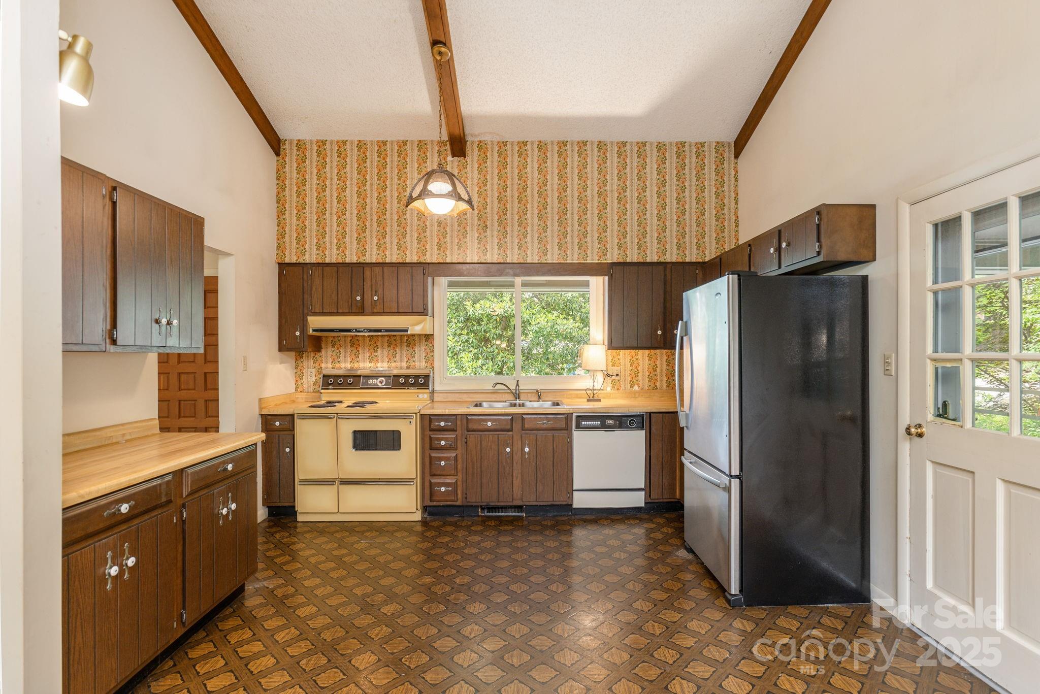 6 N Hudson Lane Fletcher NC 28732