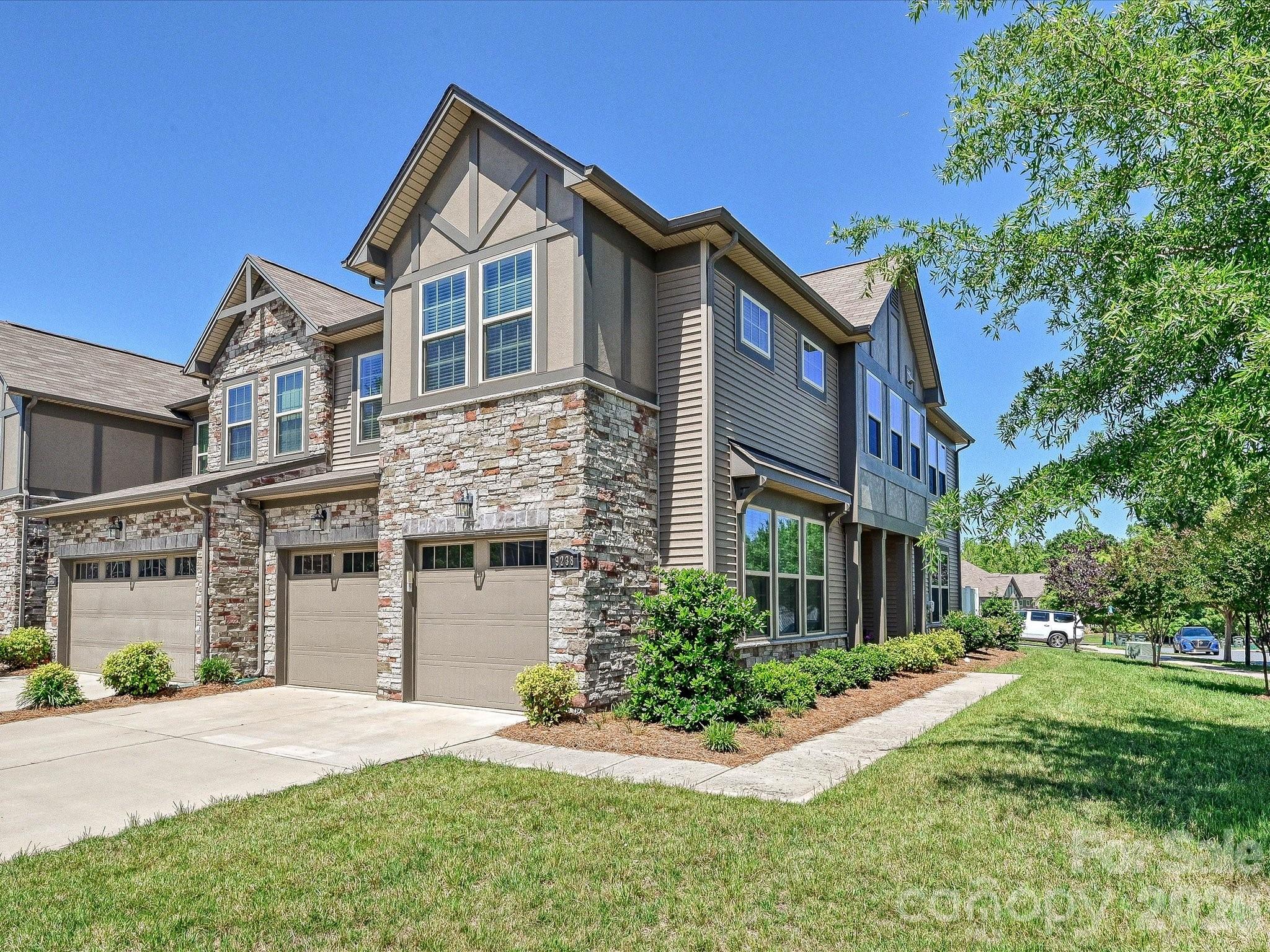9238 Glenburn Lane Charlotte NC 28278