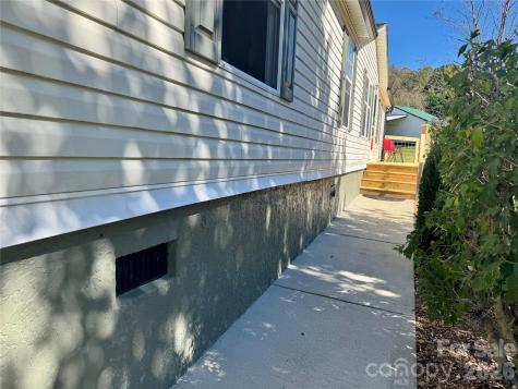 41 Little Hungry Road Hendersonville NC 28792