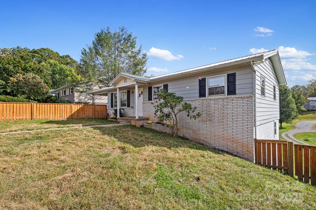 94 Church Street Weaverville NC 28787