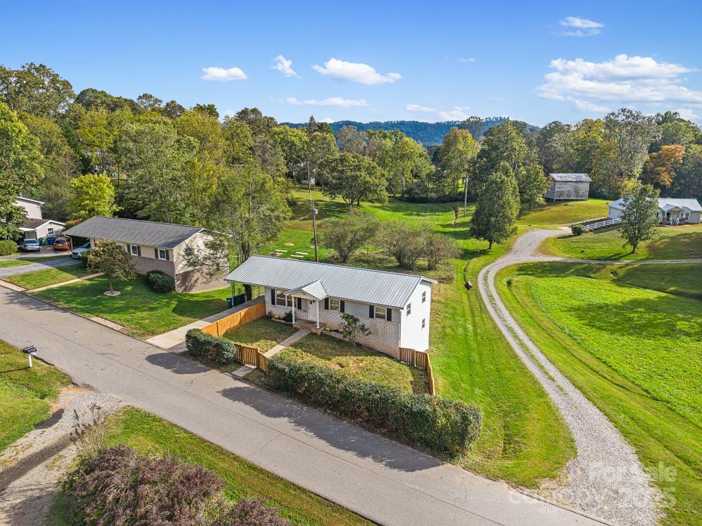 94 Church Street Weaverville NC 28787