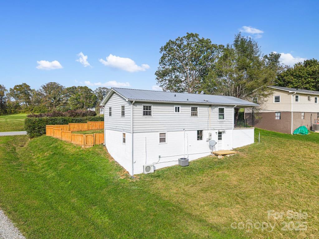 94 Church Street Weaverville NC 28787