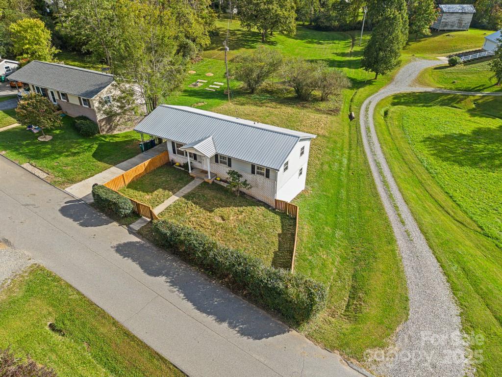 94 Church Street Weaverville NC 28787