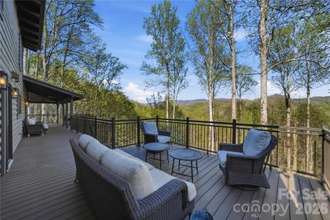 151 Man O War South Vilas NC 28692