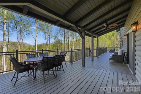 151 Man O War South Vilas NC 28692