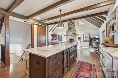 151 Man O War South Vilas NC 28692