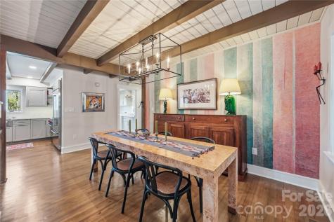 151 Man O War South Vilas NC 28692