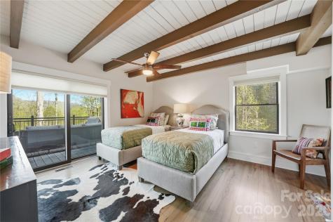 151 Man O War South Vilas NC 28692