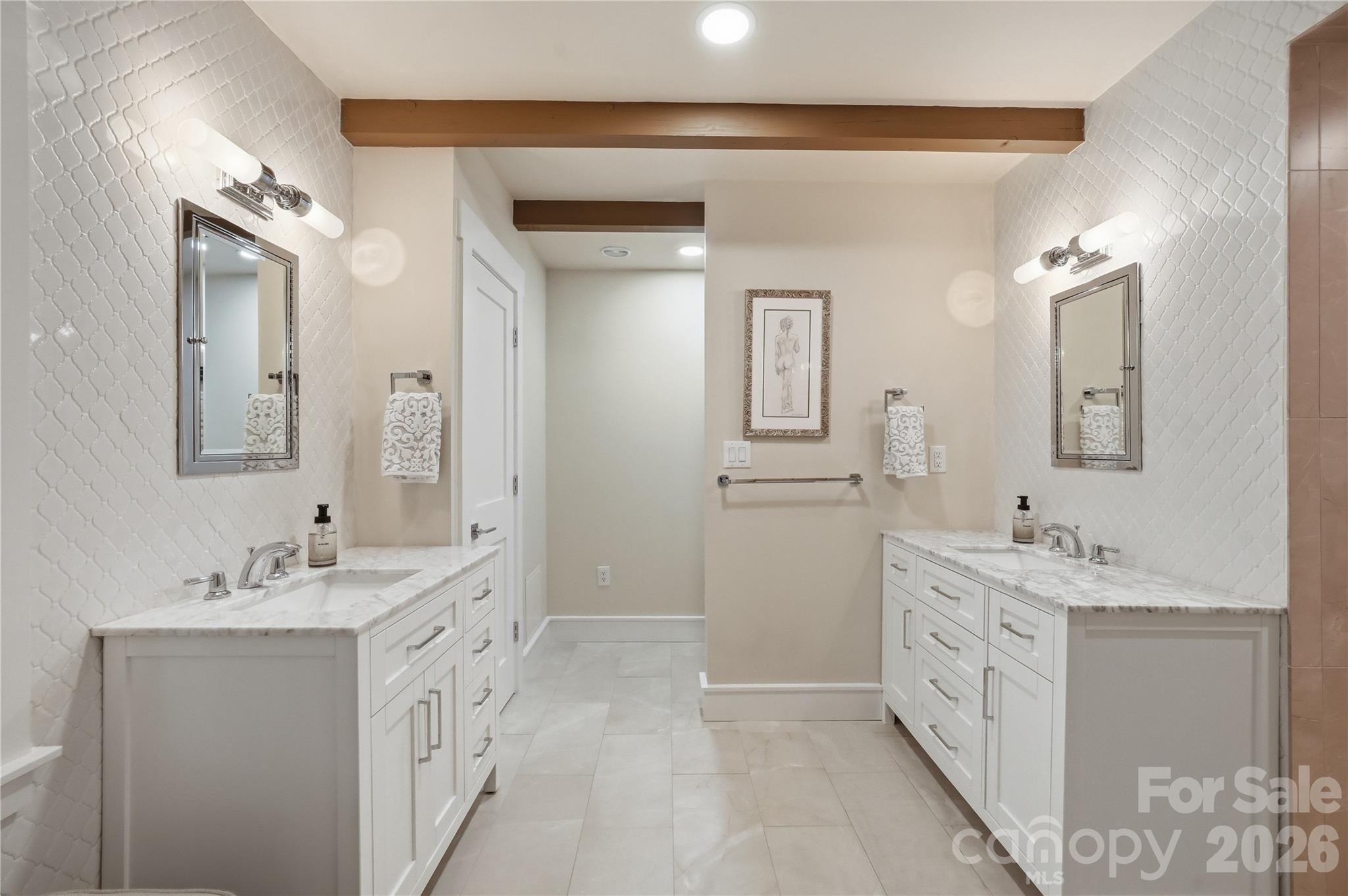 151 Man O War South Vilas NC 28692