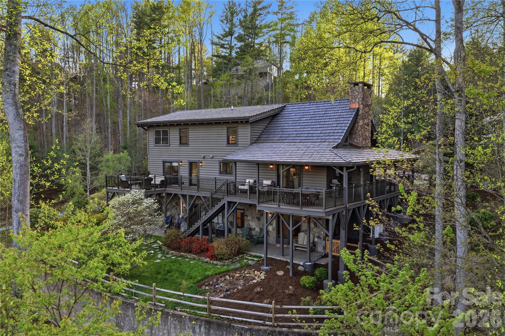 151 Man O War South Vilas NC 28692