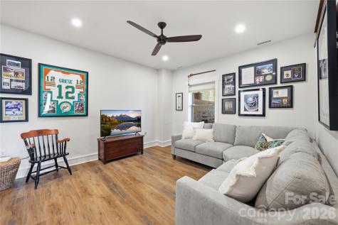 151 Man O War South Vilas NC 28692