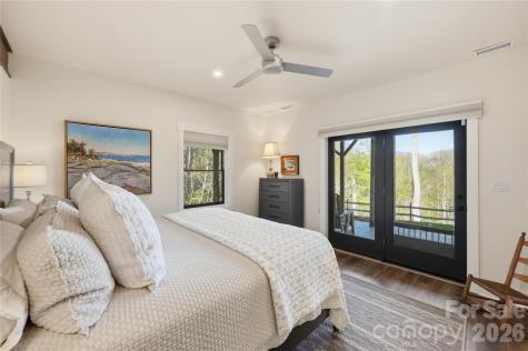 151 Man O War South Vilas NC 28692
