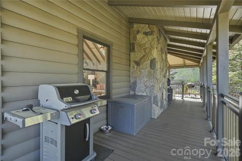 151 Man O War South Vilas NC 28692