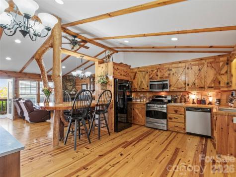 1447/1421 Ayers Mountain Road Green Mountain NC 28740