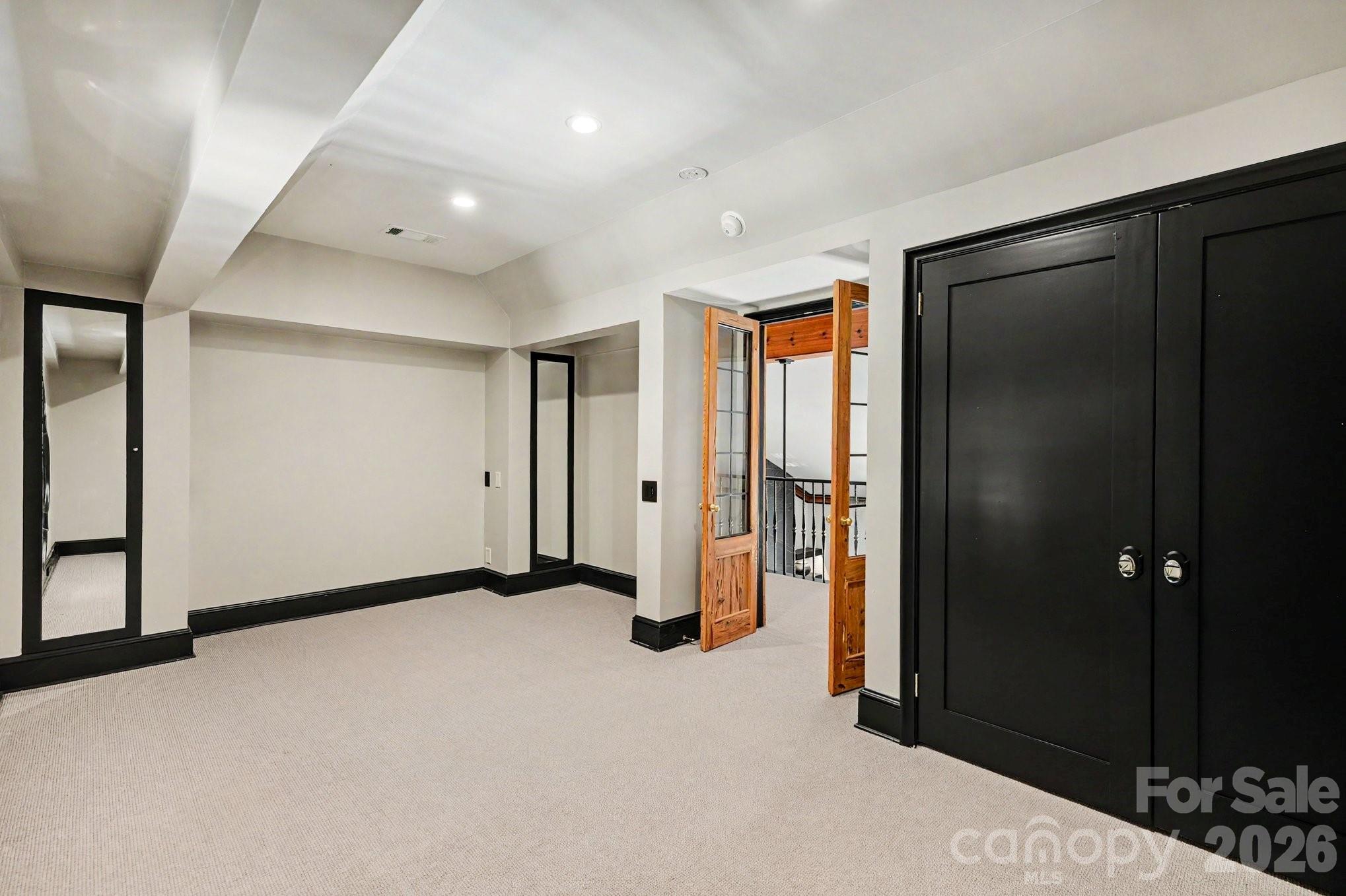 1516 Queens Road W Charlotte NC 28207