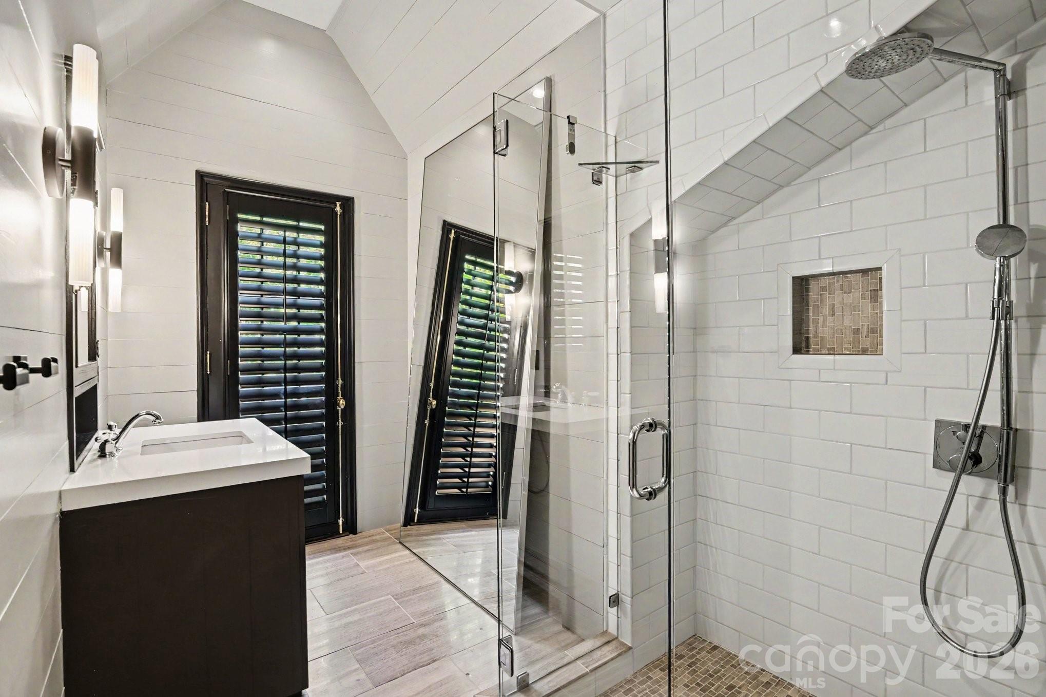 1516 Queens Road W Charlotte NC 28207