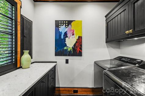 1516 Queens Road W Charlotte NC 28207