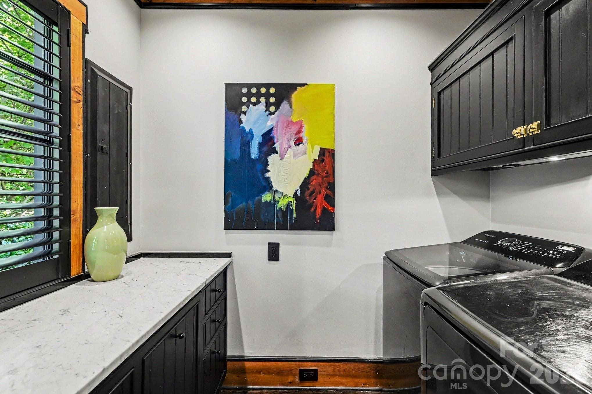 1516 Queens Road W Charlotte NC 28207