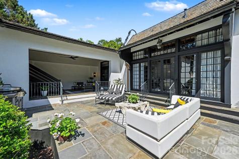 1516 Queens Road W Charlotte NC 28207